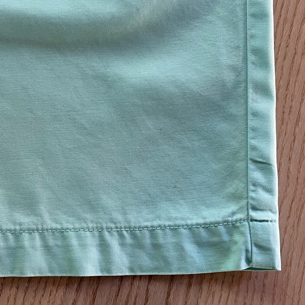 Men’s Vineyard vines blue short, Size 32 - Picture 5 of 6